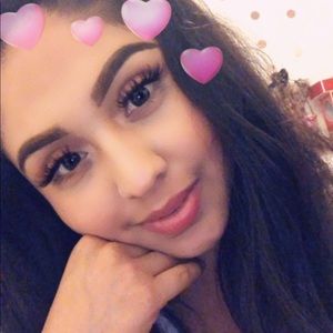 Meet your Posher, Daniela